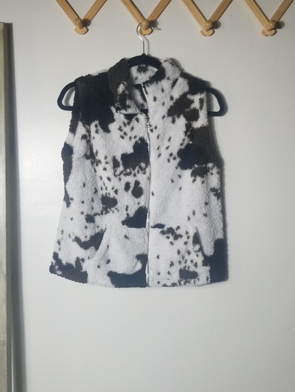 WOMEN'S SHERPA VEST COW PRINT SIZE SMALL